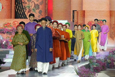 Bộ sưu tập “Lập thân” của nhà thiết kế Năm Tuyền. (Ảnh: BTC)