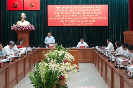 Quang cảnh buổi làm việc.