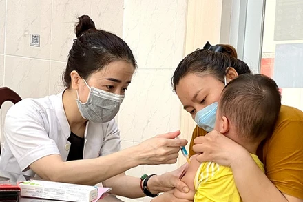 [Video] Nguy cơ bùng phát dịch sởi, cần khẩn trương tiêm vaccine phòng bệnh