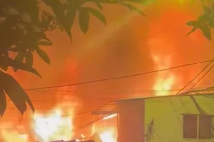 [Video] TP Hồ Chí Minh: Cháy nhà lúc rạng sáng, nhiều người tử vong