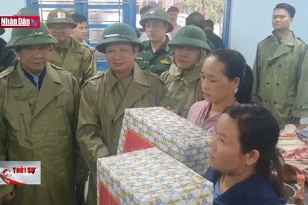 Phó Thủ tướng Lê Văn Thành thăm người dân Thừa Thiên Huế