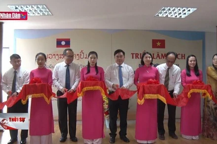Triển lãm sách Việt – Lào: ''Dấu ấn qua từng trang sách''