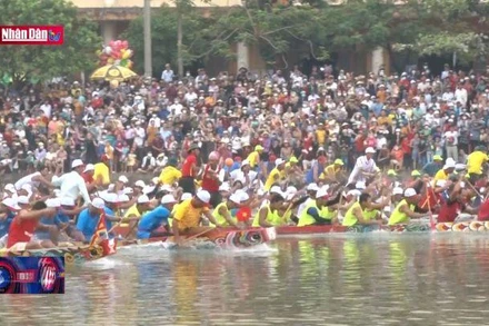 Lễ hội đua thuyền mừng độc lập trên quê hương Đại tướng Võ Nguyên Giáp