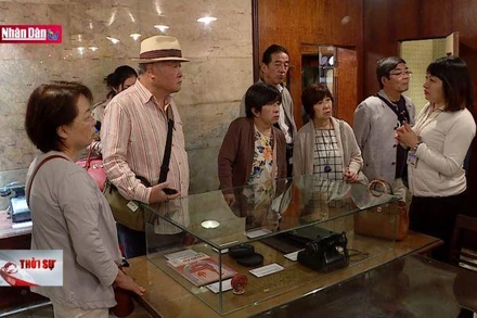 Triển lãm lưu động 50 năm Chiến thắng Điện Biên Phủ trên không