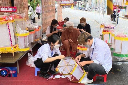 Tạo sức sống mới cho đồ chơi dân gian truyền thống