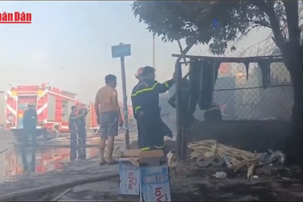 [Video] Nhiều căn nhà bốc cháy tại phường Hiệp Bình Phước, thành phố Thủ Đức