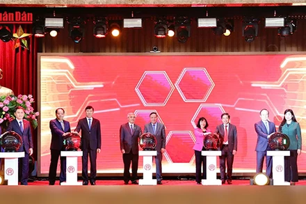 [Video] Hà Nội khai trương các ứng dụng chuyển đổi số