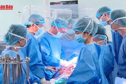 [Video] Lần đầu tiên tại Việt Nam: Cấy ghép thành công tim nhân tạo bán phần thế hệ thứ 3