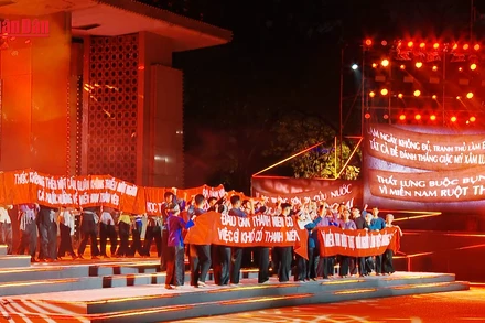 [Video] Cầu truyền hình "Vang mãi khúc khải hoàn": Khúc tráng ca nối liền non sông kỷ niệm 50 năm thống nhất đất nước