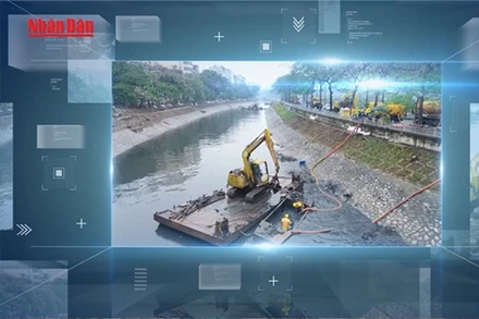 [Video] Đội mưa, vượt rét nạo vét sông Tô Lịch