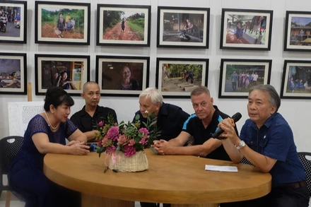 Quang cảnh buổi triển lãm.