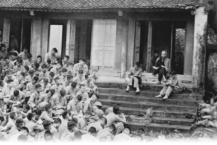 “Các Vua Hùng đã có công dựng nước, Bác cháu ta phải cùng nhau giữ lấy nước”