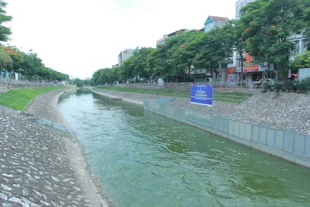 Ảnh minh họa: nước sông Tô Lịch ô nhiễm hữu cơ nghiêm trọng.