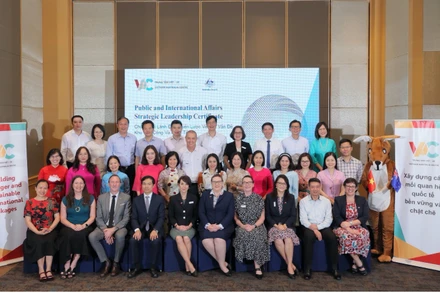 Lễ tốt nghiệp khóa học ngắn hạn “Chứng chỉ lãnh đạo chiến lược về các vấn đề khu vực công và quốc tế”.