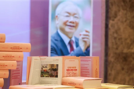 Sách “Xây dựng và phát triển nền văn hóa Việt Nam tiên tiến, đậm đà bản sắc dân tộc”. (Ảnh: https://bvhttdl.gov.vn/)