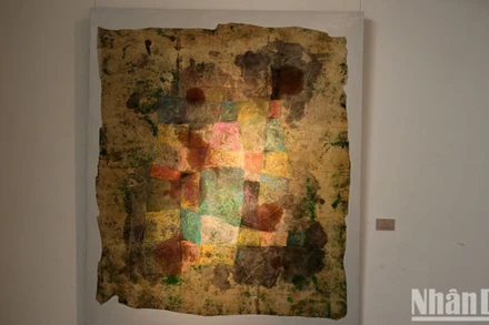 Một tác phẩm trên giấy Giang của Nguyễn Mạnh Quỳnh.