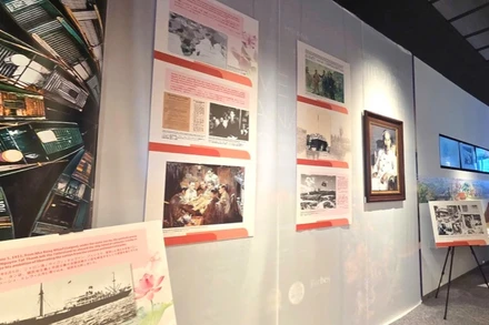 Triển lãm chuyên đề “Chủ tịch Hồ Chí Minh – Biểu tượng của hòa bình và hữu nghị” tại Osaka, Nhật Bản. 