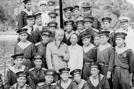 Tư liệu trong Triển lãm “Hồ Chí Minh đẹp nhất tên Người”. 