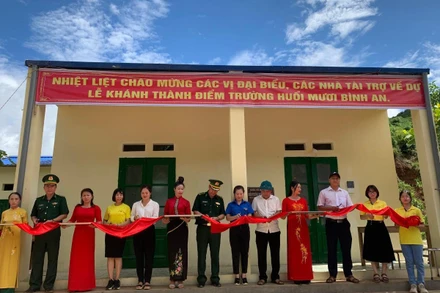 Lễ khánh thành và bàn giao điểm trường Huổi Mươi.