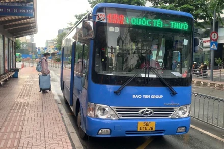 Tuyến xe buýt 152 được bố trí đón khách tại làn B ga quốc nội, sân bay Tân Sơn Nhất đã tạo điều kiện cho hành khách tiếp cận xe buýt dễ dàng hơn.