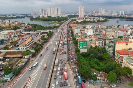 [Ảnh] Giao thông Hà Nội ùn tắc nhẹ sau kỳ nghỉ lễ 2/9