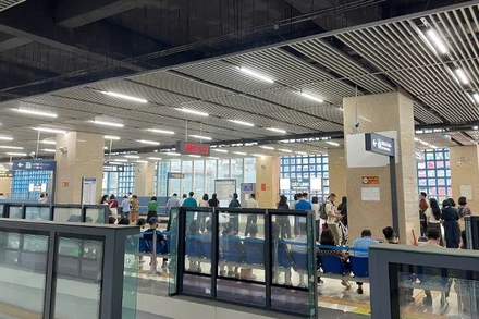 Chiều 30/5, tàu Cát Linh - Hà Đông tuyến 2A đã phải dừng khi hệ thống xuất hiện cảnh báo lỗi ghi tại khu ga Cát Linh. 