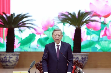 Tổng Bí thư Tô Lâm, Bí thư Quân ủy Trung ương phát biểu tại buổi làm việc với lãnh đạo Quân khu 7. Ảnh: Thống Nhất/TTXVN