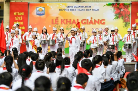 [Ảnh] Học sinh Thủ đô hân hoan trong ngày khai giảng năm học mới 