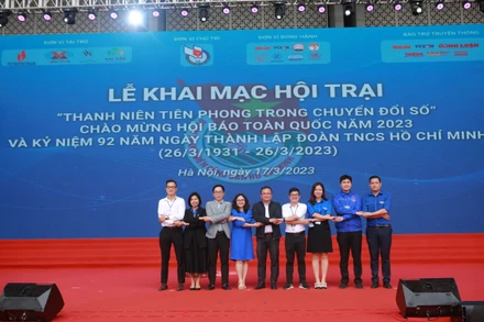 Các đơn vị tham gia Hội trại thanh niên năm 2023 chào mừng Hội Báo toàn quốc 2023.