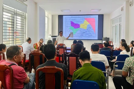 Lấy ý kiến nhân dân về phương án sắp xếp đơn vị hành chính tại quận Ba Đình. (Ảnh: Ủy ban nhân dân quận Ba Đình)