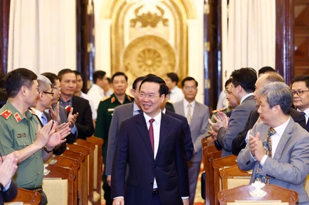 Chủ tịch nước Võ Văn Thưởng dự và phát biểu chỉ đạo Hội nghị Tổng kết 10 năm thực hiện Nghị quyết Trung ương 8 khóa XI về “Chiến lược bảo vệ Tổ quốc trong tình hình mới”. (Ảnh: TTXVN) 