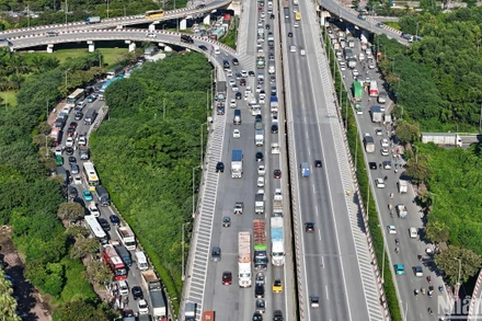 [Ảnh] Người dân nườm nượp rời Thủ đô về quê nghỉ lễ Quốc khánh 2/9