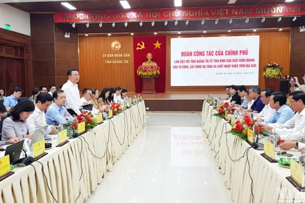 Quang cảnh buổi làm việc.