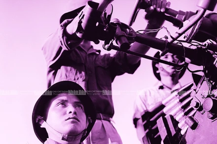 Chiến sĩ pháo cao xạ bảo vệ Thủ đô. 