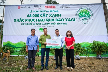 [Ảnh] Báo Nhân Dân trồng hàng chục nghìn cây xanh hỗ trợ sinh kế bà con Làng Nủ