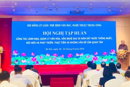 TS Bùi Thế Đức-Phó Chủ tịch Hội đồng tuyên bố lý do và giới thiệu đại biểu dự Hội nghị.