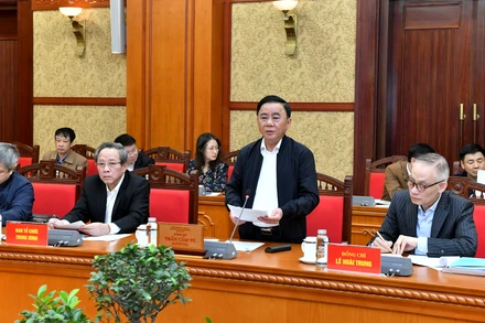 Đồng chí Trần Cẩm Tú, Ủy viên Bộ Chính trị, Thường trực Ban Bí thư chủ trì Hội nghị triển khai Chương trình làm việc của Bộ Chính trị, Ban Bí thư năm 2025. (Ảnh: ĐĂNG KHOA)