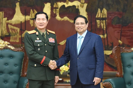 Thủ tướng Phạm Minh Chính đón Trung tướng Saichay Kommasith, Thứ trưởng Quốc phòng, Tổng Tham mưu trưởng Quân đội nhân dân Lào.