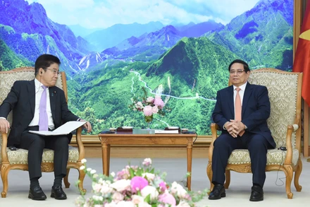 Thủ tướng Phạm Minh Chính tiếp Bộ trưởng Tài chính Nhật Bản Kato Katsunobu.