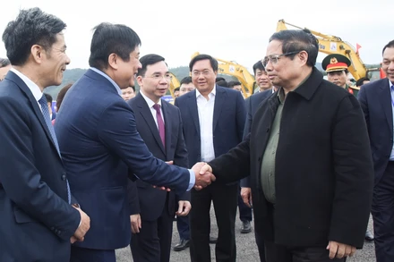 Thủ tướng Phạm Minh Chính đến dự Lễ khởi công Dự án đường dây 500kV Lào Cai-Vĩnh Yên.