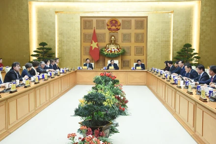 Thủ tướng Phạm Minh Chính và Phó Thủ tướng Hồ Đức Phớc, Phó Thủ tướng Nguyễn Chí Dũng toạ đàm với các doanh nghiệp châu Âu. 