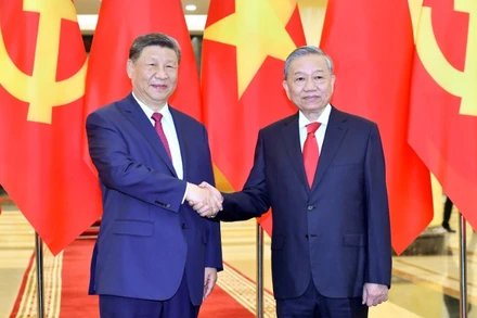 Phát triển quan hệ với Trung Quốc là lựa chọn chiến lược và ưu tiên hàng đầu của Việt Nam