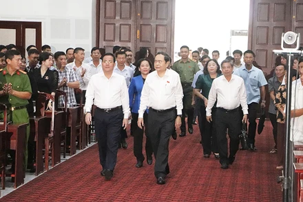 Chủ tịch Quốc hội Trần Thanh Mẫn tiếp xúc cử tri tại Hậu Giang.