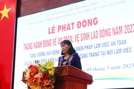 Phó Chủ tịch Ủy ban nhân dân tỉnh Hậu Giang, Hồ Thu Ánh phát biểu tại Lễ phát động