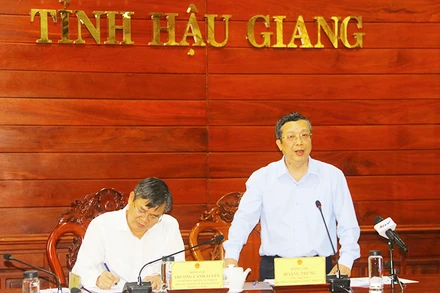Ông Hoàng Trung, Thứ trưởng Nông nghiệp và Phát triển nông thôn phát biểu tại buổi làm việc.