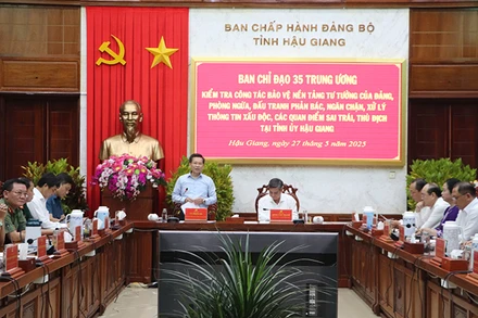 Đồng chí Vũ Trọng Hà, Chánh Văn phòng Ban Chỉ đạo 35 Trung ương phát biểu tại buổi làm việc.