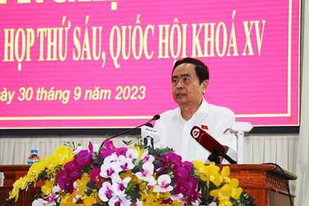 Phó Chủ tịch Thường trực Quốc hội Trần Thanh Mẫn phát biểu tại buổi tiếp xúc cử tri.