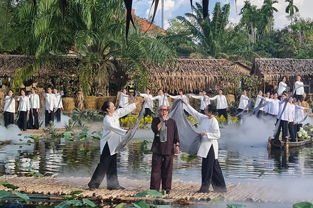 Đặc sắc chương trình nghệ thuật “Nụ cười Hậu Giang” tại lễ khai mạc.