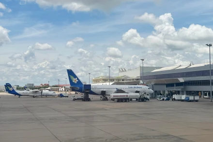 Máy bay của hãng Lao Airline tại sân bay quốc tế Wattay, thủ đô Vientiane. (Ảnh: Trịnh Dũng)