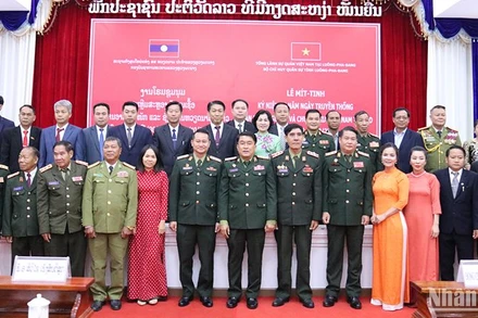 Các đại biểu tại lễ kỷ niệm. Ảnh: Trịnh Dũng